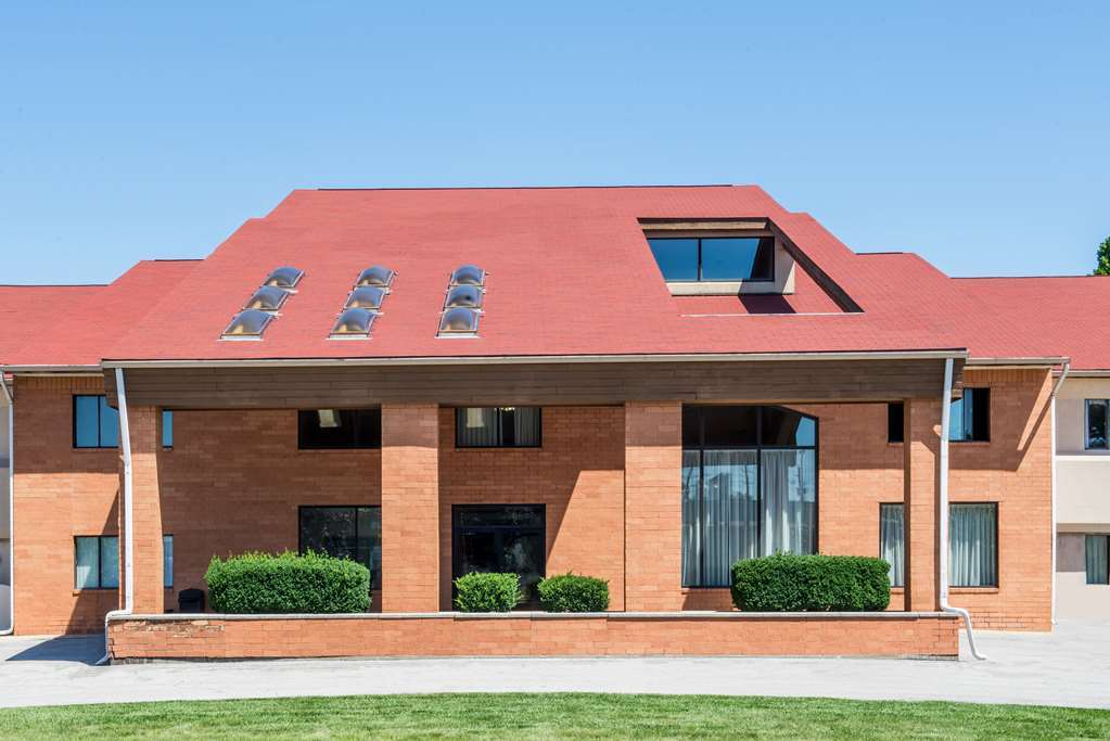 Travelodge Indianapolis Castleton Exterior photo