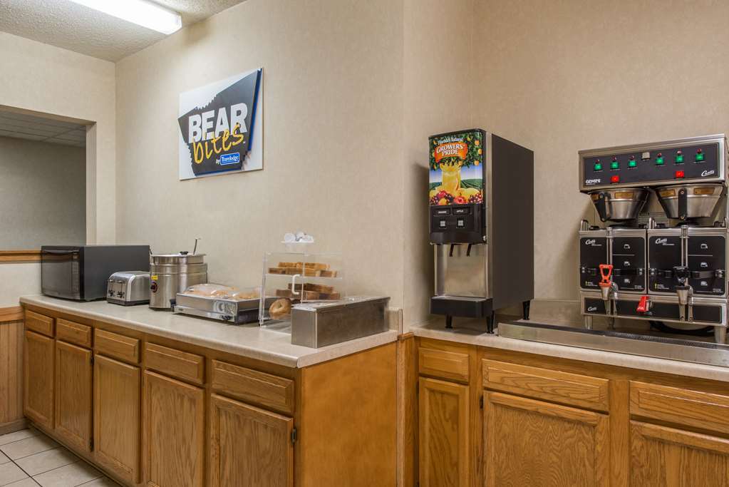 Travelodge Indianapolis Castleton Restaurant photo